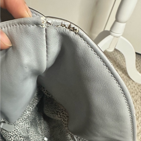 Sole Society Chic Gray Hobo Bag with Quilted Texture - Picture 9 of 13